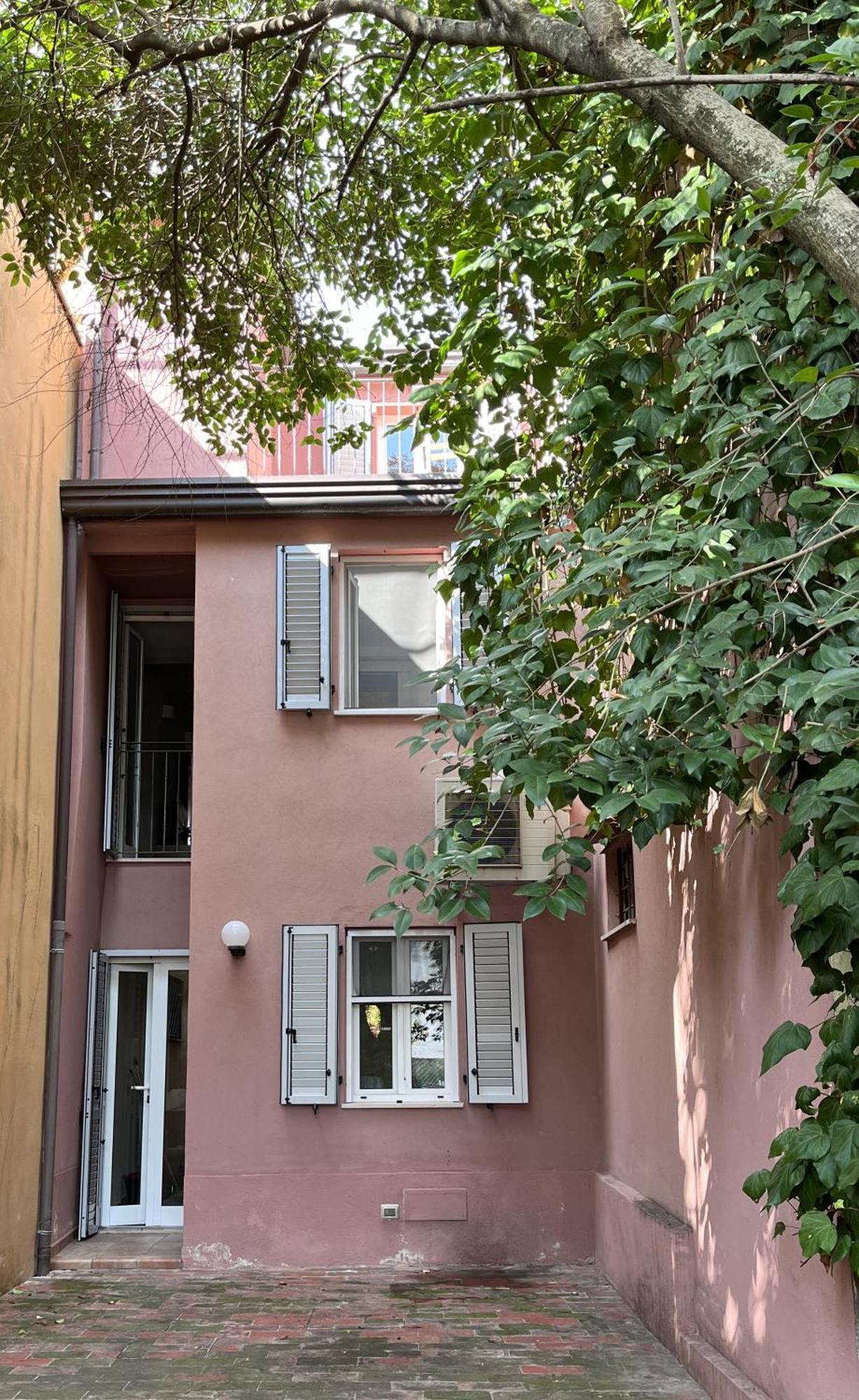 Appartements Dans Agreable Maison De Ville Centre Historique De 里米尼 外观 照片